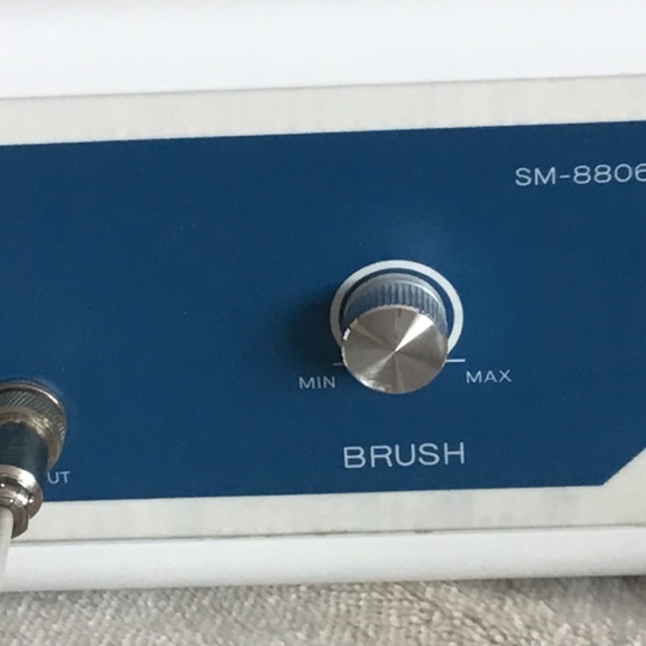 Professional Facial Brush Machine - White - Picture 7 of 7